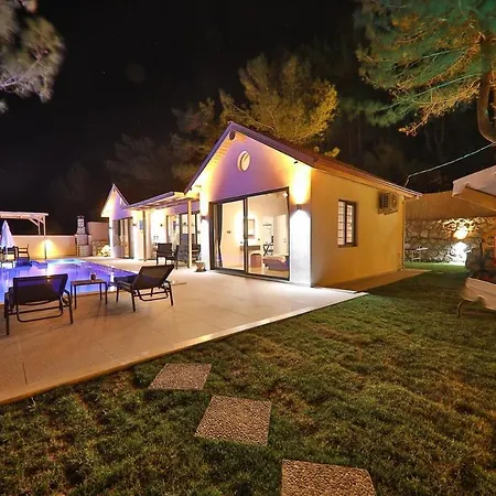 Doga Manzarali Kozalak Kalkan