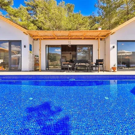 Doga Manzarali Kozalak Kalkan